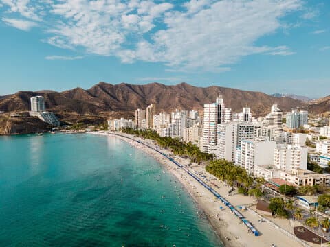 Santa Marta muestra dos velocidades en su mercado inmobiliario: venta supera los US$4.400 por m² en zonas turísticas