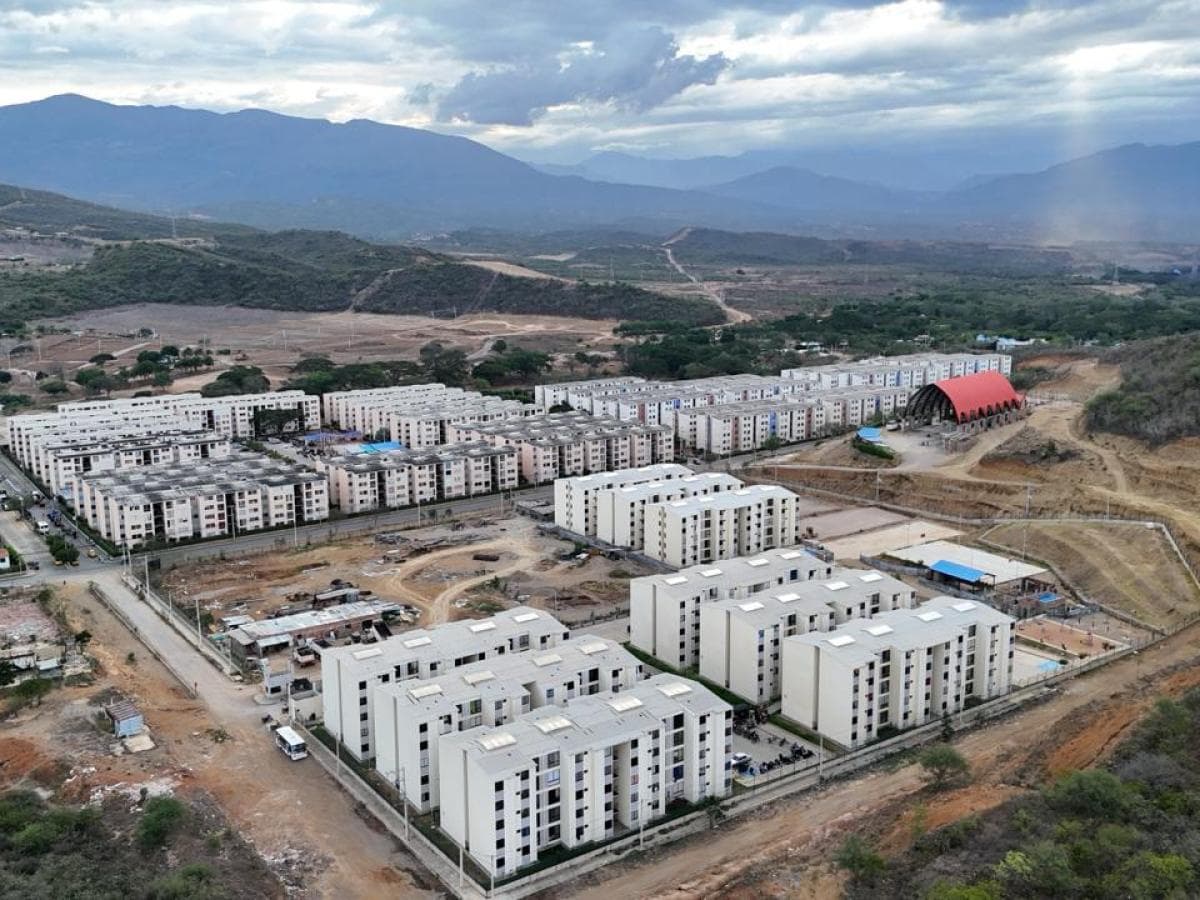 Programas de mejoramiento de vivienda avanzan en Atlántico y reasentamiento de familias culmina en Cúcuta