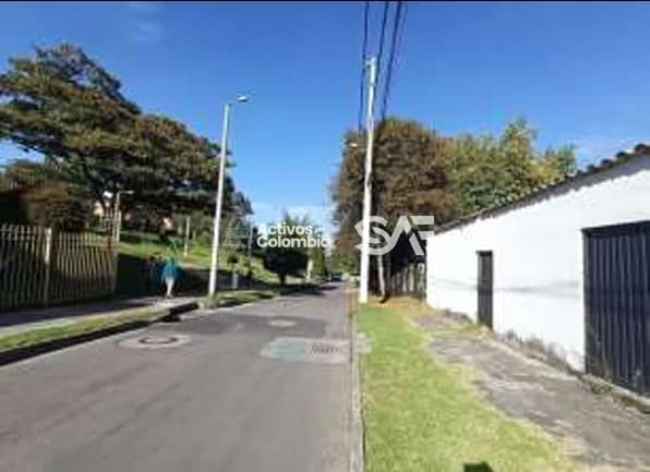 Casa lote en venta--Bogotá