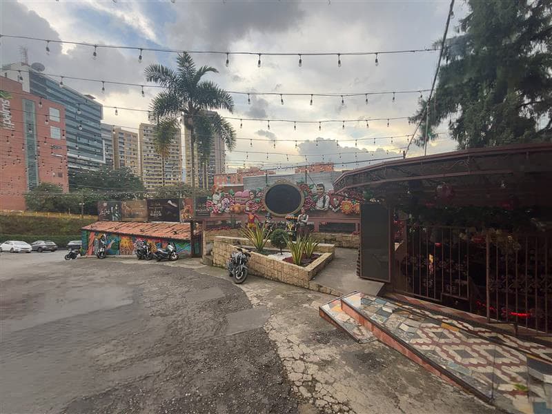 Lote con construcción en Venta - Medellín, Antioquia - 2