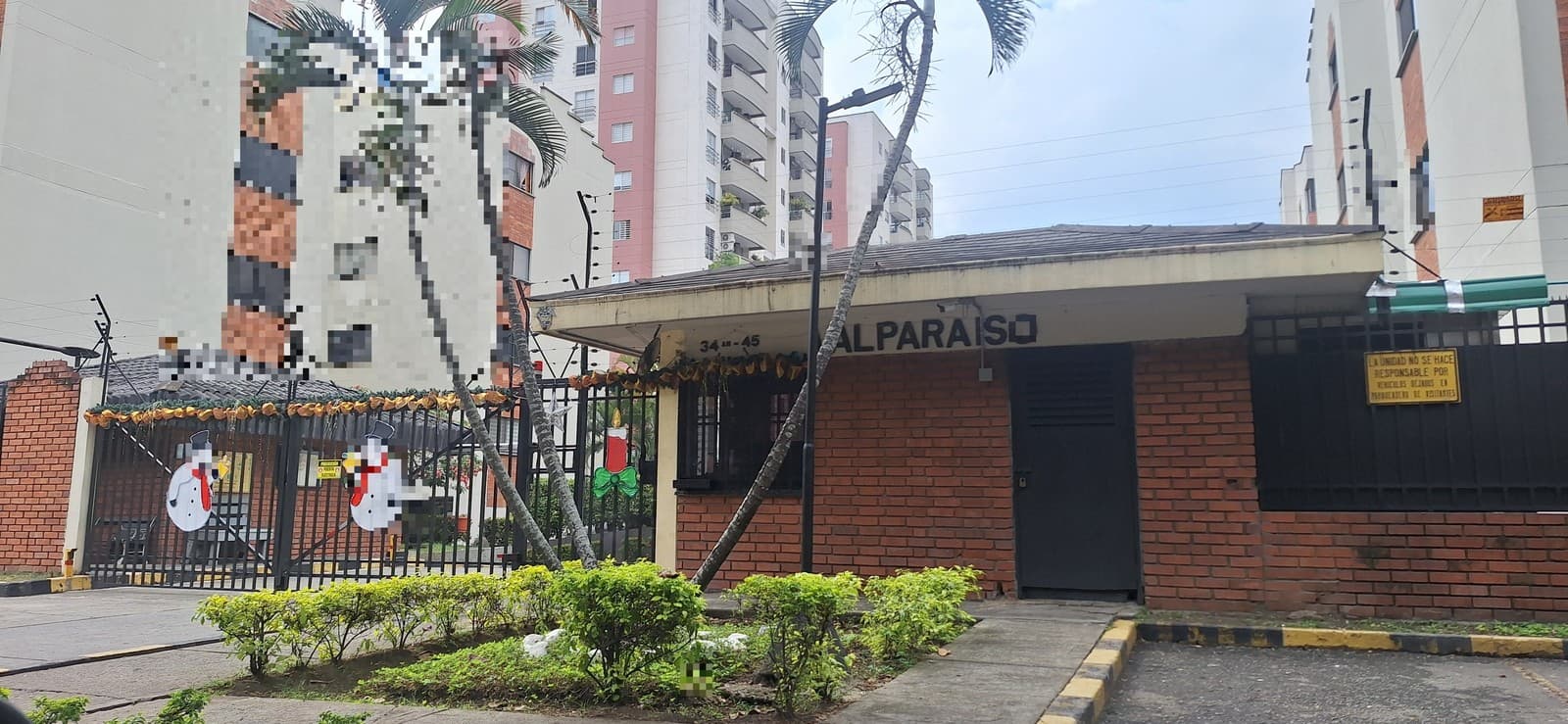 GARAJE N 2C CONDOMINIO VALPARAISO URB PRADOS DEL NORTE AV 2 N 34 AN 45 - 4